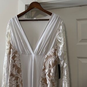 VENUS White Floral Lace Long Sleeve Dress
